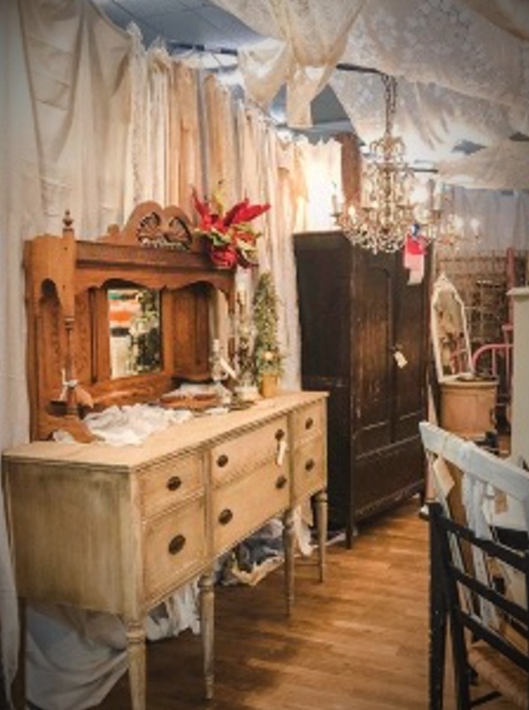 Muslin -Ideas for Antique Booth Walls - AntiqueStartup.com